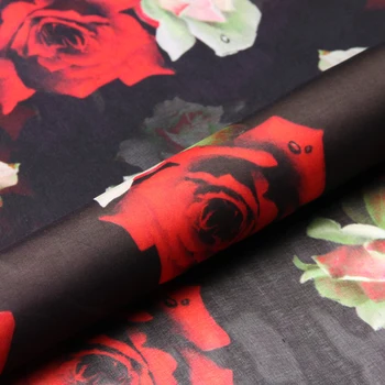 135 cm širok 8 mm rdeče vrtnice natisni črno tanke svila šifon tkanine za poletje dolgo in kratko obleko srajco oblačila D523 4